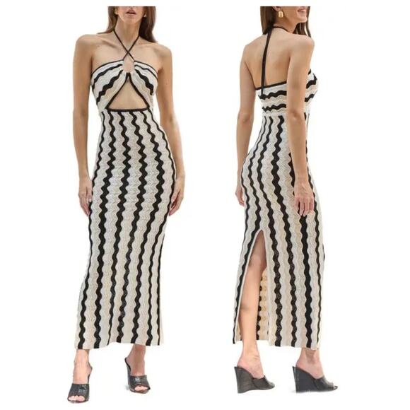 Elegant Black and White Swim Coverup - Picture 9 of 9